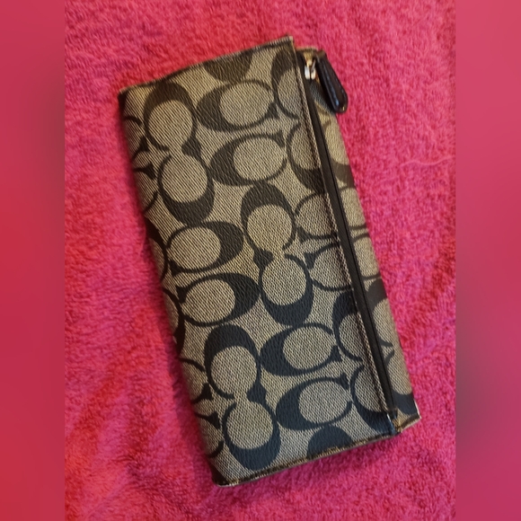 Coach Wallet - Picture 2 of 12